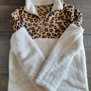 Soft cheeta pullover